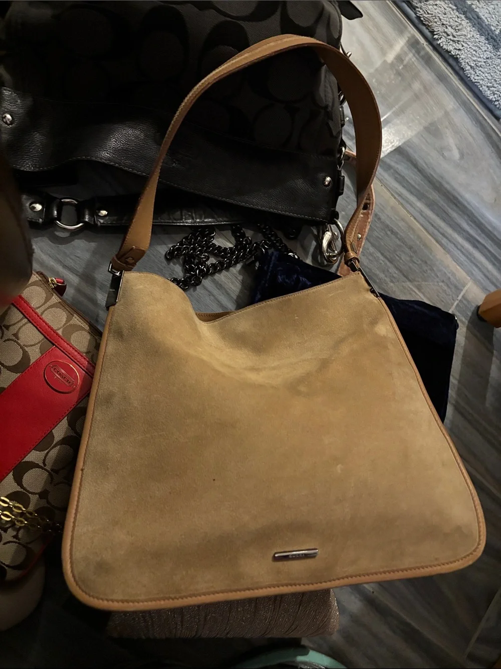 Gucci Tan Suede Shoulder Bag with Leather Trim - Vintage authentic - Picture 8 of 16